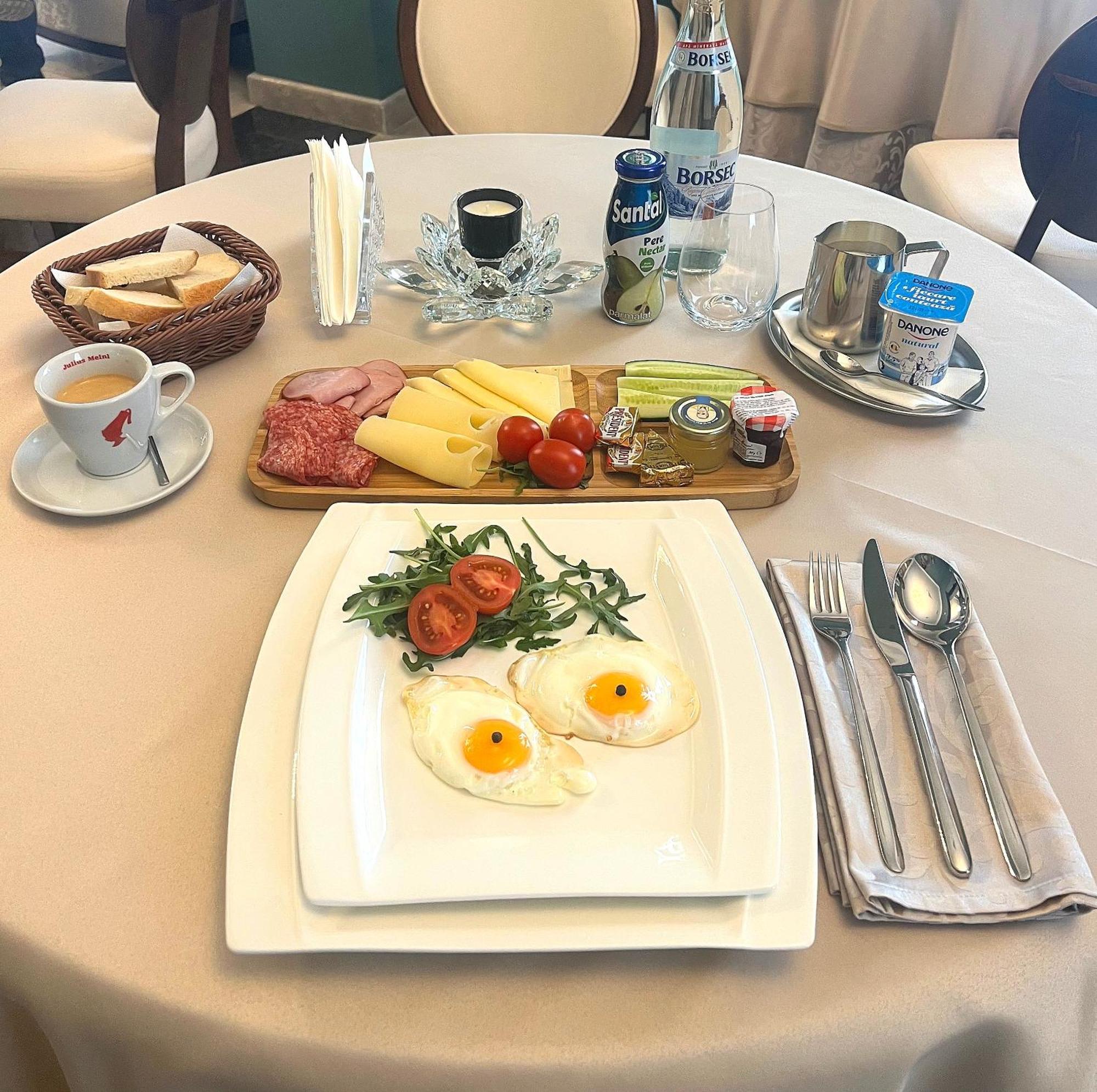 Sir Luxury Boutique Hotel Brăila Eksteriør billede