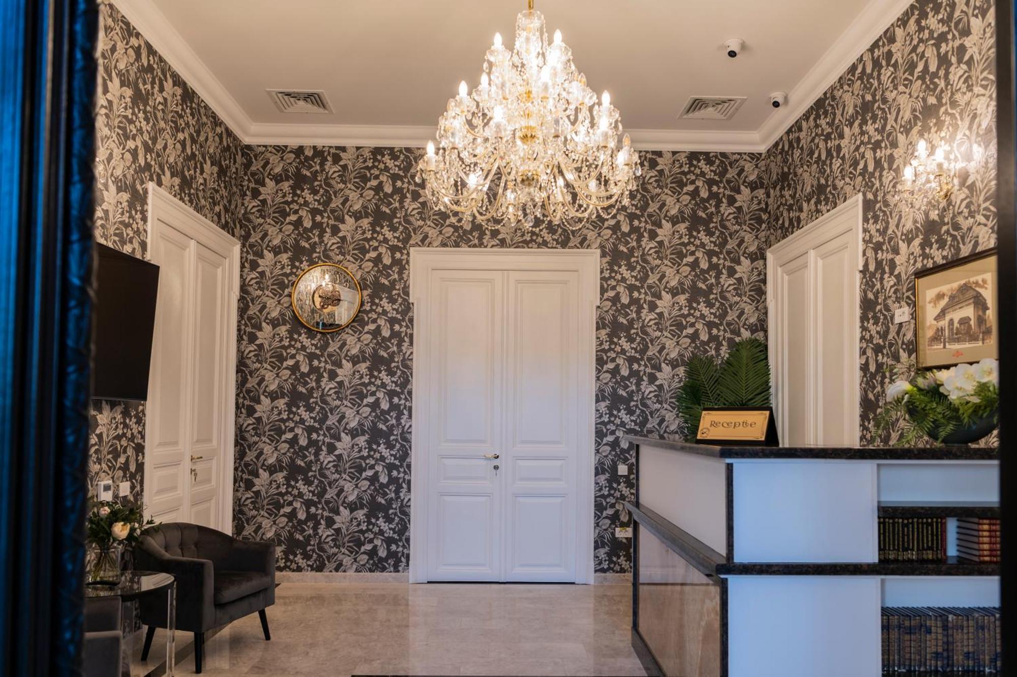 Sir Luxury Boutique Hotel Brăila Eksteriør billede