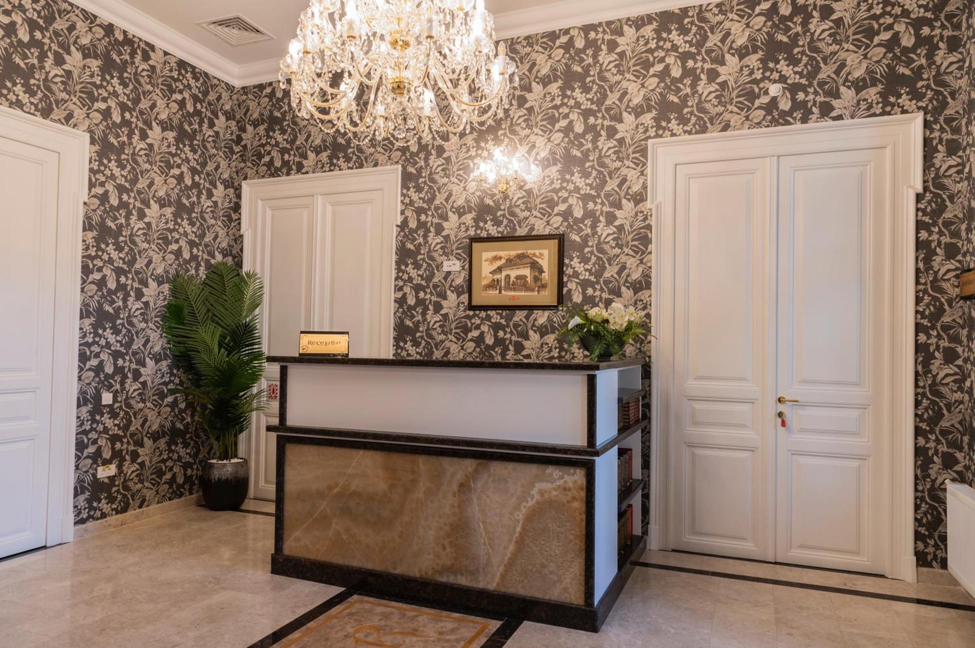 Sir Luxury Boutique Hotel Brăila Eksteriør billede